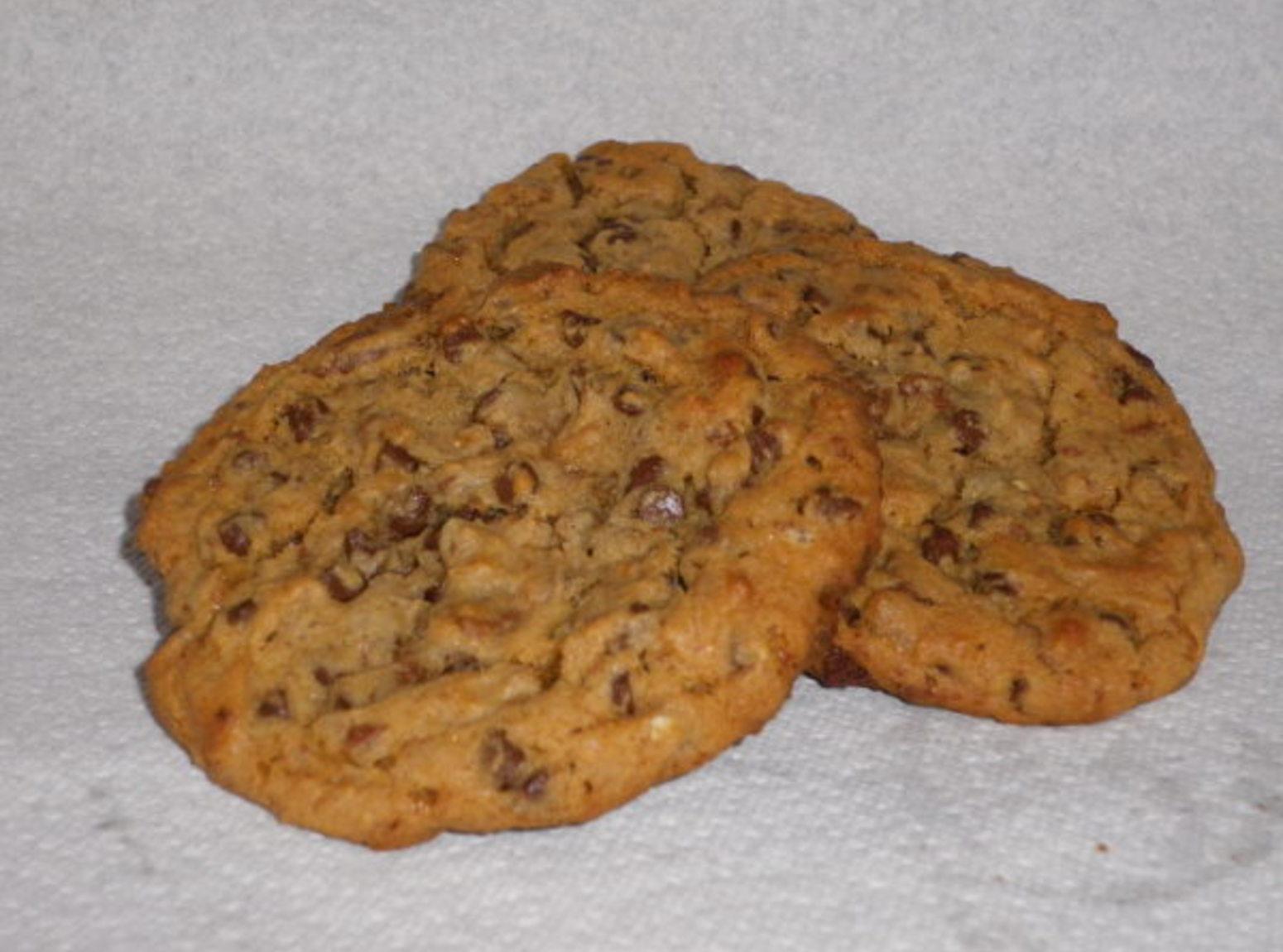 Giant English Toffee-Chocolate Chip Cookies Recipe | Just A Pinch Recipes